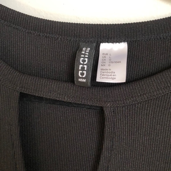 H&M Black Long Sleeve Bodycon Keyhole Blouse! - Picture 4 of 6